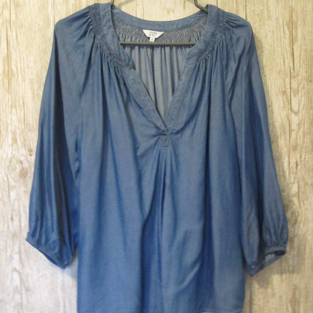Crown and Ivy Chambray Denim Icon Peasant Top Sz M